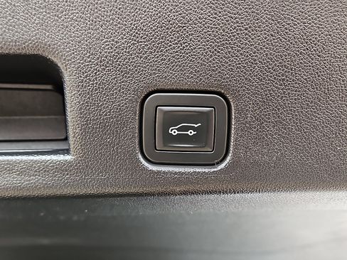 Used 2024 GMC Acadia Elevation image 7