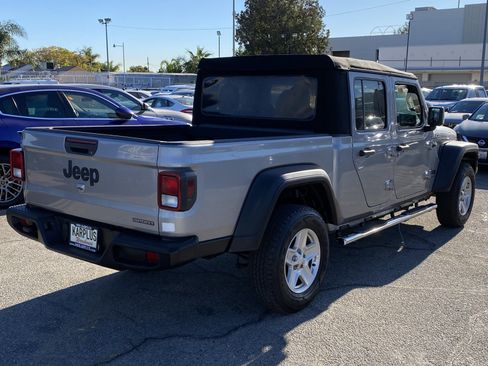 Used 2020 Jeep Gladiator Sport w/ Quick Order Package 24S image 11