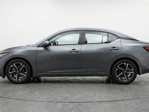 Used 2025 Nissan Sentra SV image 5
