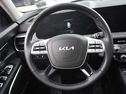 Used 2023 Kia Telluride EX w/ EX Captain's Chair Package image 38