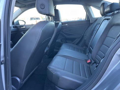 Used 2024 Volkswagen Jetta SE image 11