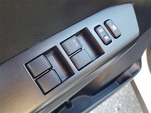 Used 2018 Toyota RAV4 XLE image 15