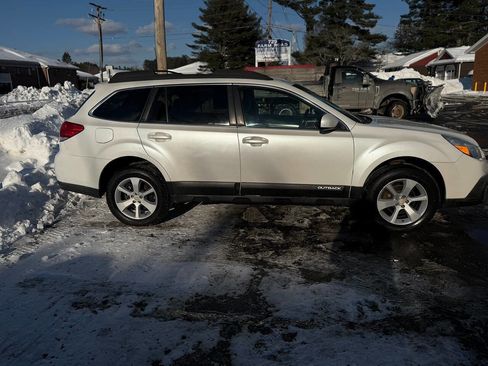 Used 2013 Subaru Outback 2.5i Premium image 10