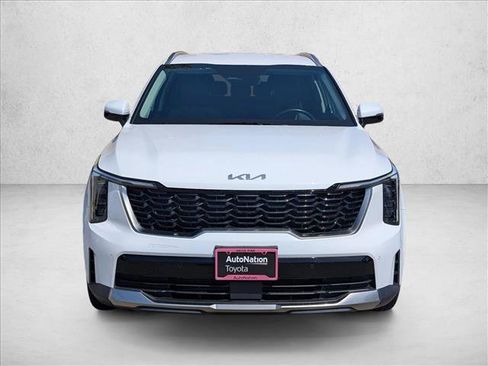 Used 2025 Kia Sorento S FWD image 2