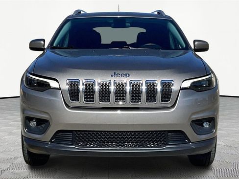 Used 2019 Jeep Cherokee Latitude w/ Cold Weather Group image 3