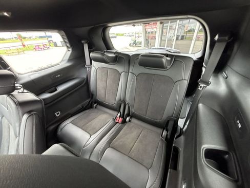 New 2025 Jeep Grand Cherokee L Altitude RWD image 16