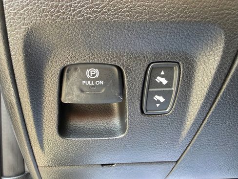 Used 2025 RAM 1500 Laramie image 16