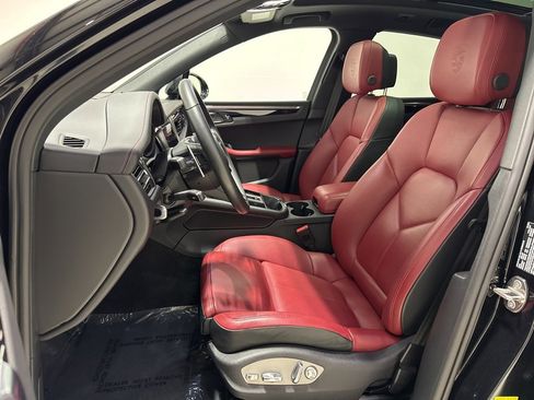 Used 2025 Porsche Macan Turbo image 12