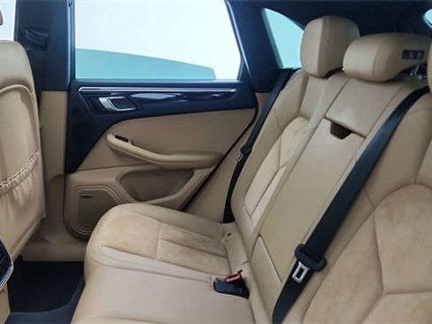 Used 2019 Porsche Macan S image 28