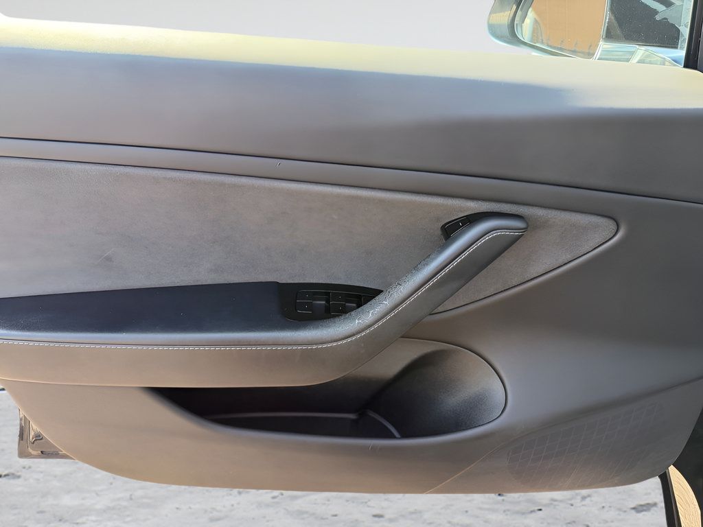 Used 2018 Tesla Model 3 Mid Range RWD image 34
