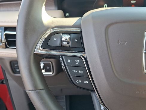 Used 2021 Lincoln Nautilus Reserve AWD/4WD image 23