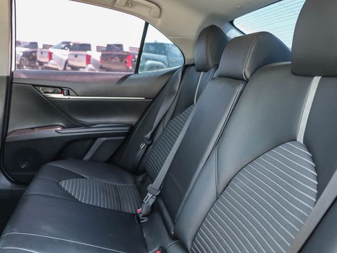 Used 2022 Toyota Camry SE FWD image 14