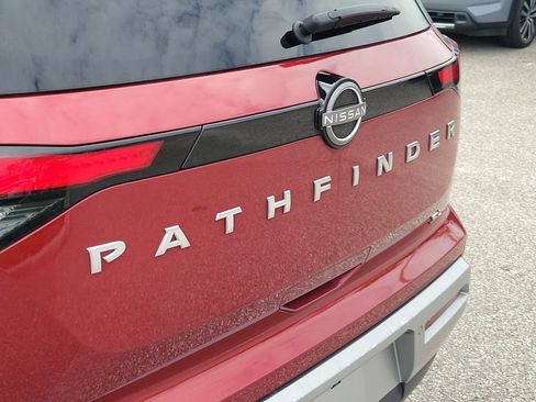Certified 2023 Nissan Pathfinder SL FWD image 6