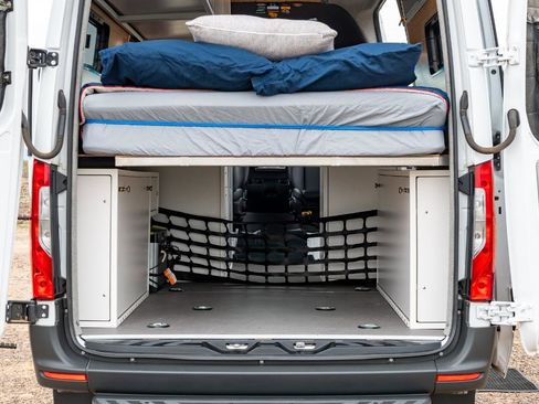 Used 2019 Mercedes-Benz Sprinter 4x4 144 image 11