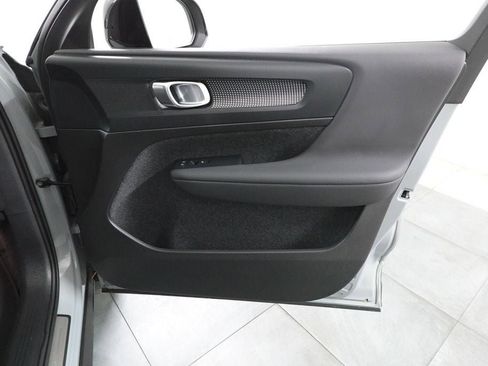 Used 2025 Volvo XC40 B5 Plus AWD/4WD image 30