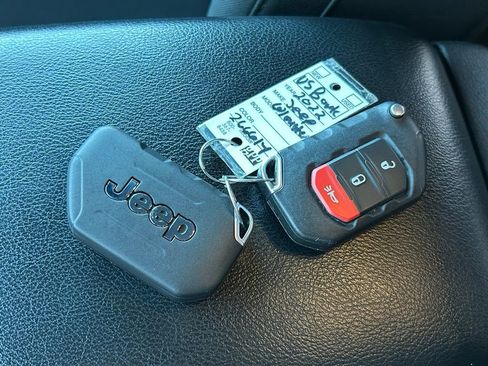 Used 2022 Jeep Wrangler Unlimited Sport S image 59