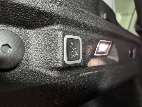 Certified 2023 Jeep Grand Cherokee L Limited image 12