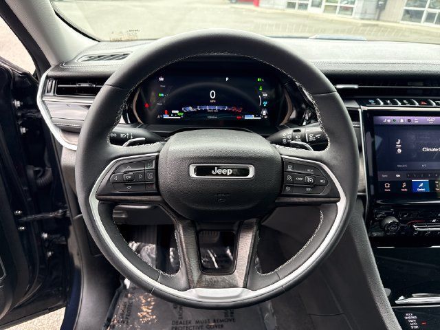 Used 2023 Jeep Grand Cherokee 4WD 4xe image 18