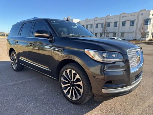 Used 2024 Lincoln Navigator Reserve image 7