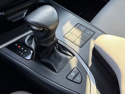 Used 2024 Lexus UX 250h F Sport FWD image 26