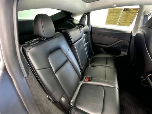 Used 2023 Tesla Model Y Long Range AWD/4WD image 18