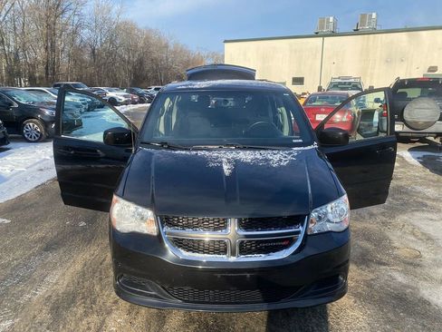 Used 2016 Dodge Grand Caravan SE image 29