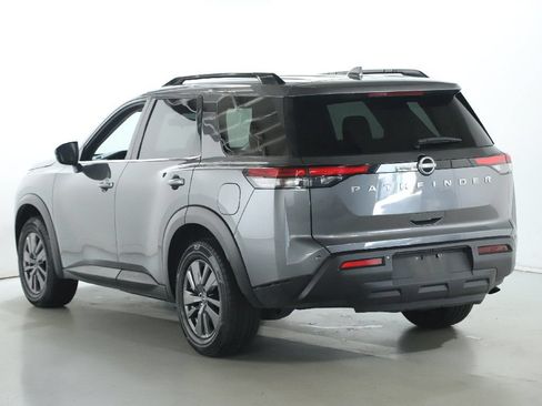Certified 2025 Nissan Pathfinder SV FWD image 40