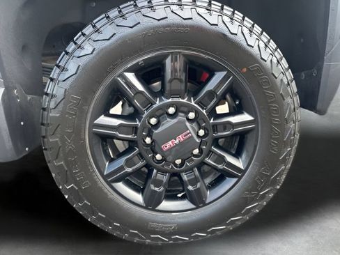 Used 2024 GMC Sierra 2500 AT4 w/ AT4 Preferred Package AWD/4WD image 40