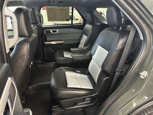 Used 2023 Ford Explorer XLT w/ Equipment Group 202A image 6