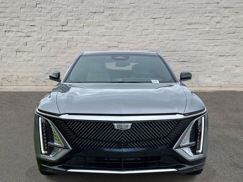 Certified 2024 Cadillac Lyriq Luxury AWD/4WD image 7
