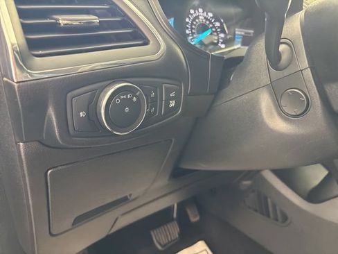 Used 2022 Ford Edge Titanium w/ Equipment Group 301A AWD/4WD image 5