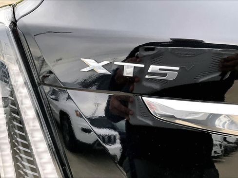 Used 2022 Cadillac XT5 Sportv w/ Platinum Package image 9
