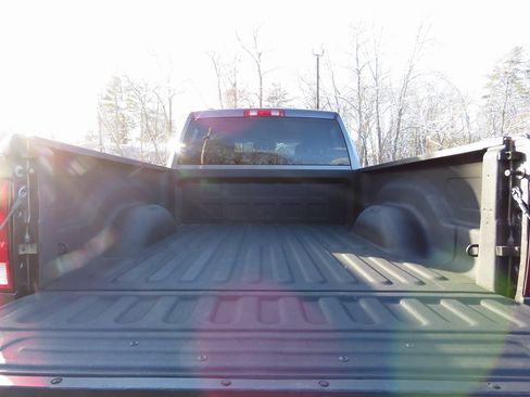 Used 2018 RAM 1500 Express image 17