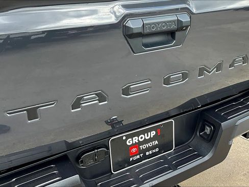 Used 2025 Toyota Tacoma SR5 image 31