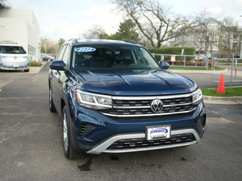 Certified 2022 Volkswagen Atlas SE image 2