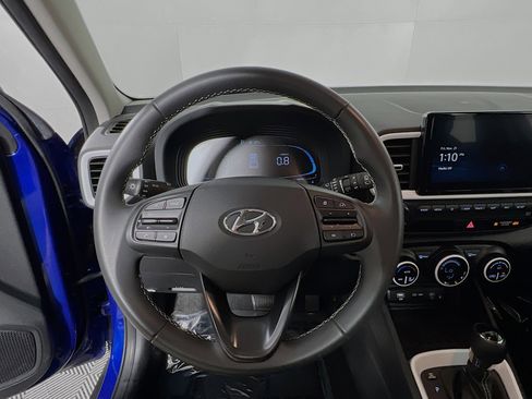 Used 2024 Hyundai Venue Limited image 18