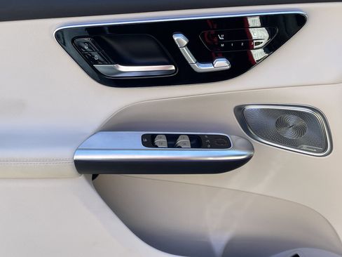 New 2026 Mercedes-Benz GLC 300 image 18
