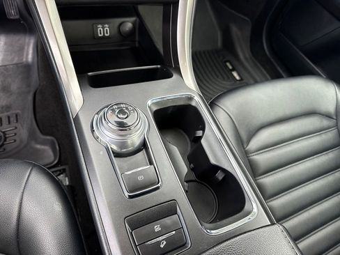 Used 2019 Ford Fusion SEL image 25