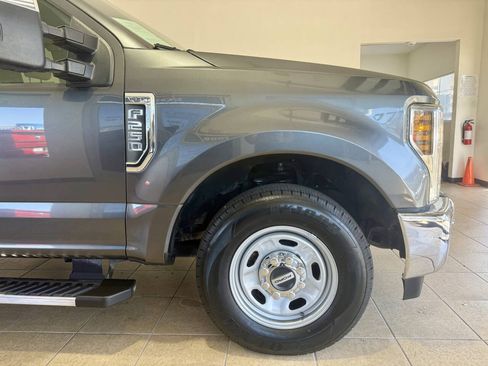 Used 2019 Ford F250 XLT w/ XLT Premium Package RWD image 5