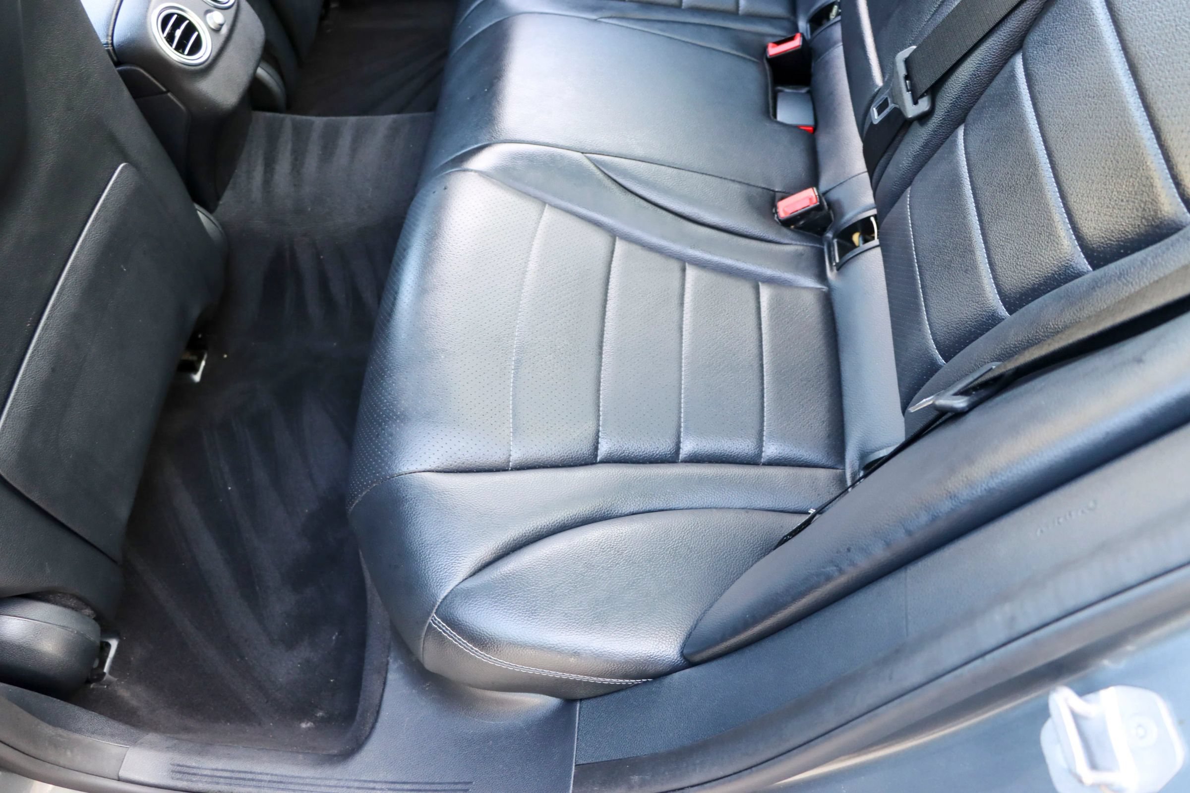 Used 2017 Mercedes-Benz C 300 4MATIC Sedan image 18