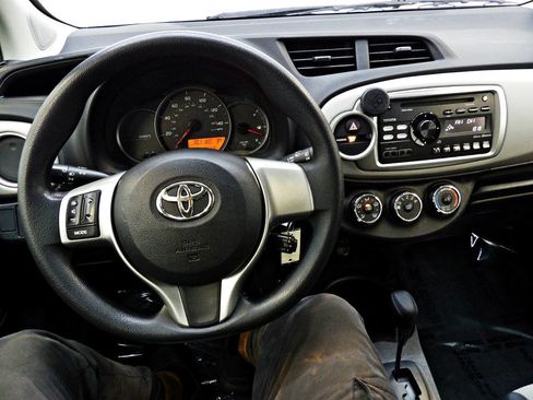 Used 2013 Toyota Yaris LE FWD image 19