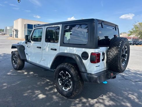 Used 2025 Jeep Wrangler Unlimited Rubicon 4xe w/ Convenience Group AWD/4WD image 5