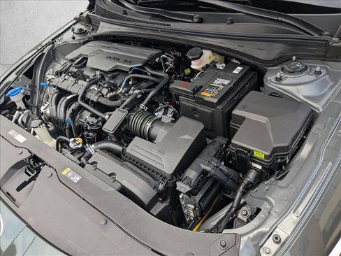 Used 2025 Hyundai Elantra Sport image 22