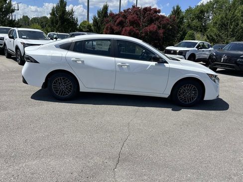 New 2026 Nissan Sentra SV w/ SV Convenience Package FWD image 8