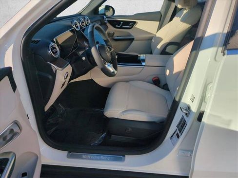 Certified 2025 Mercedes-Benz GLC 300 image 18