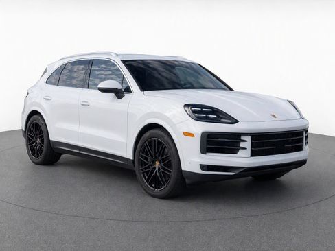 Certified 2024 Porsche Cayenne AWD/4WD image 2