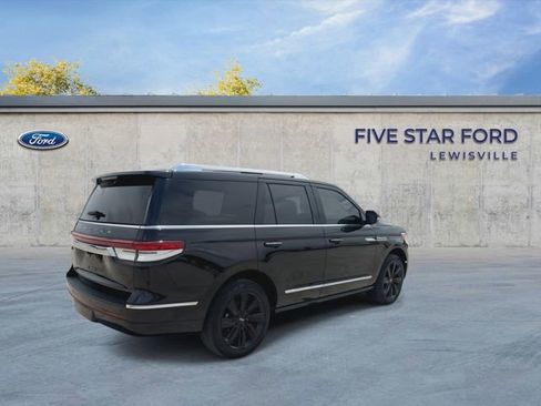 Used 2024 Lincoln Navigator Reserve AWD/4WD image 8