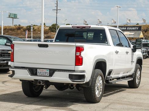 Used 2022 Chevrolet Silverado 2500 High Country w/ Technology Package AWD/4WD image 4