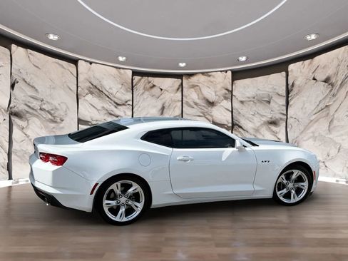 Used 2023 Chevrolet Camaro LT w/ Technology Package RWD image 10