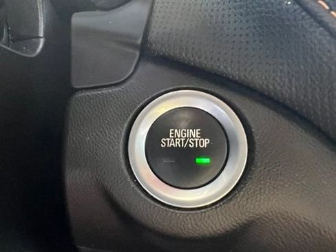 Used 2020 Chevrolet Equinox Premier FWD image 12